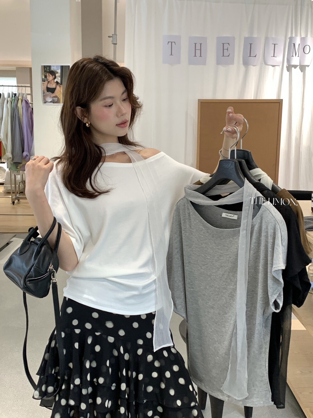 부드럽다 프로 피부 비스듬한 어깨 리본 디자인 센스 슬림해 보이는 반팔 티셔츠 리본 아니요 철거 도트 반신 스커트