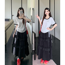 批发实拍2026夏季新款大码韩系运动风条纹正肩短袖<b class='q'>T</b><b class='q'>恤</b>+半身裙两件套