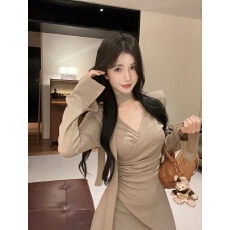 批发实拍不规则纯欲性感v领包臀裙喇叭袖打底内搭连裙子