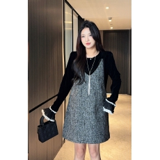 批发叫我夏夏2025<b class='q'>秋</b>冬季小香风V领毛呢吊带连衣裙女气质显瘦中长裙