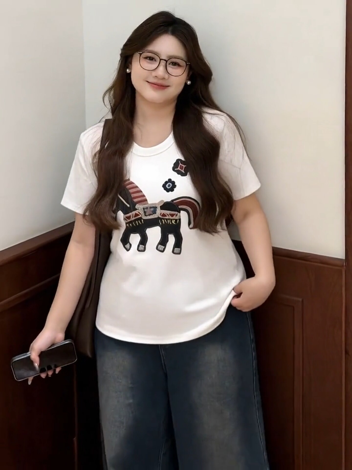 빅 사이즈 여성 의류 지방 mm 한국 스타일 디자인 센스 배색 라운드 넥 반팔 티셔츠 2026 여름 패션 슬림해 보이는 맨위