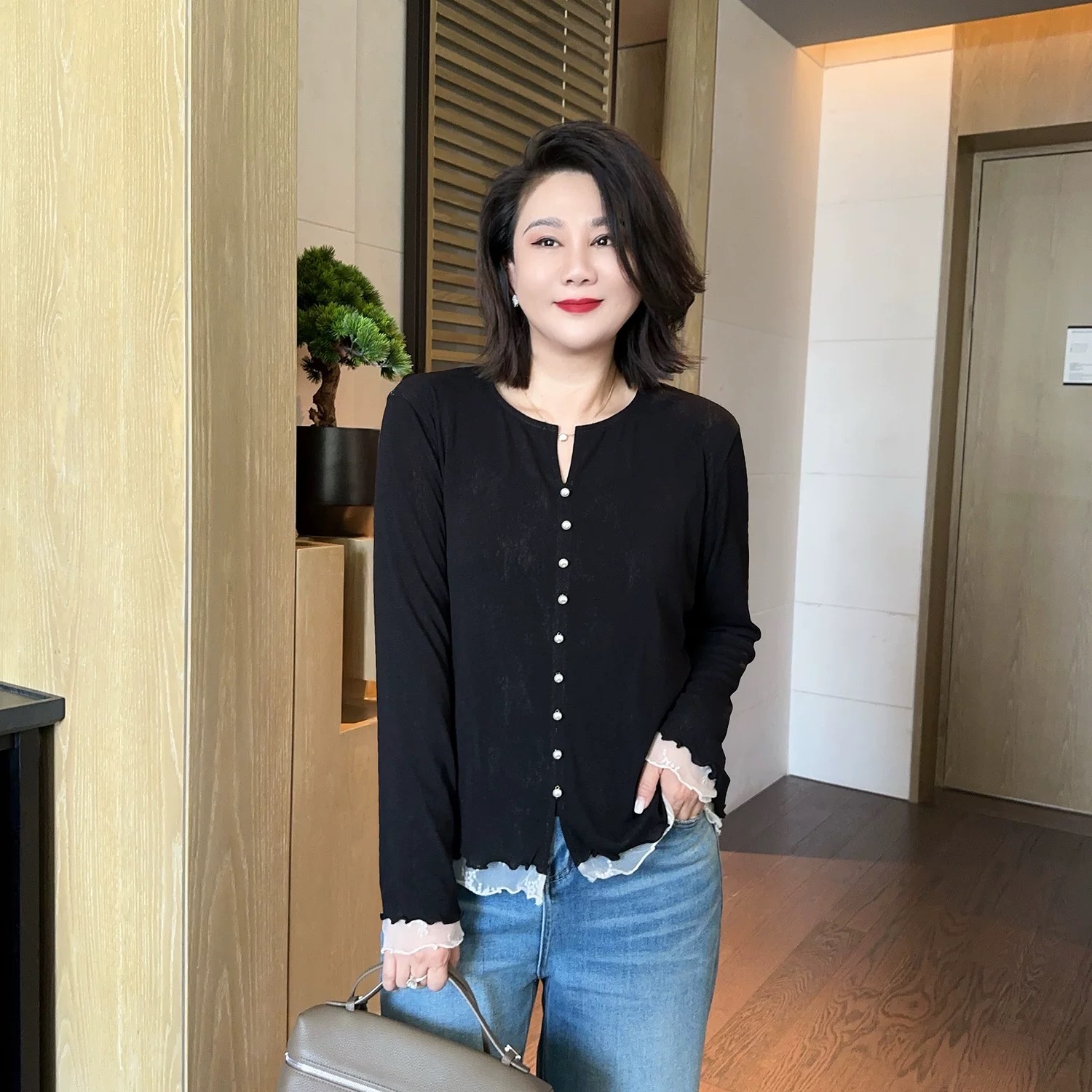 빅 사이즈 여성 의류 품격 페이크 레이어드 레이스 조각 긴팔 티셔츠 여성 봄 지방 mm 슬림해 보이는 표지 배 다용도 맨위