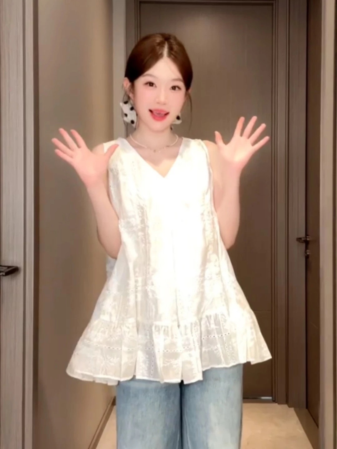 빅 사이즈 여성 의류 프랑스식 레이스 자수 프릴 조끼 2026 봄 여름 새로운 외부 가져 가라. 스택 착용 민소매 맨위