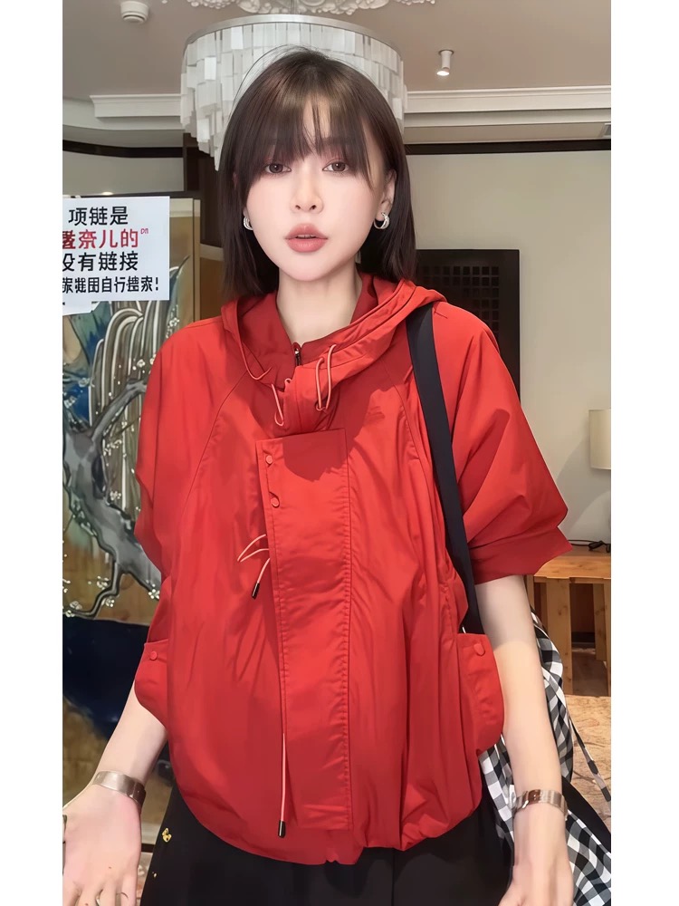 레트로 빨간색 후드 긴팔 자켓 짧은 여성 코트 2026 이른 봄 새로운 루즈핏 외출용 맨위