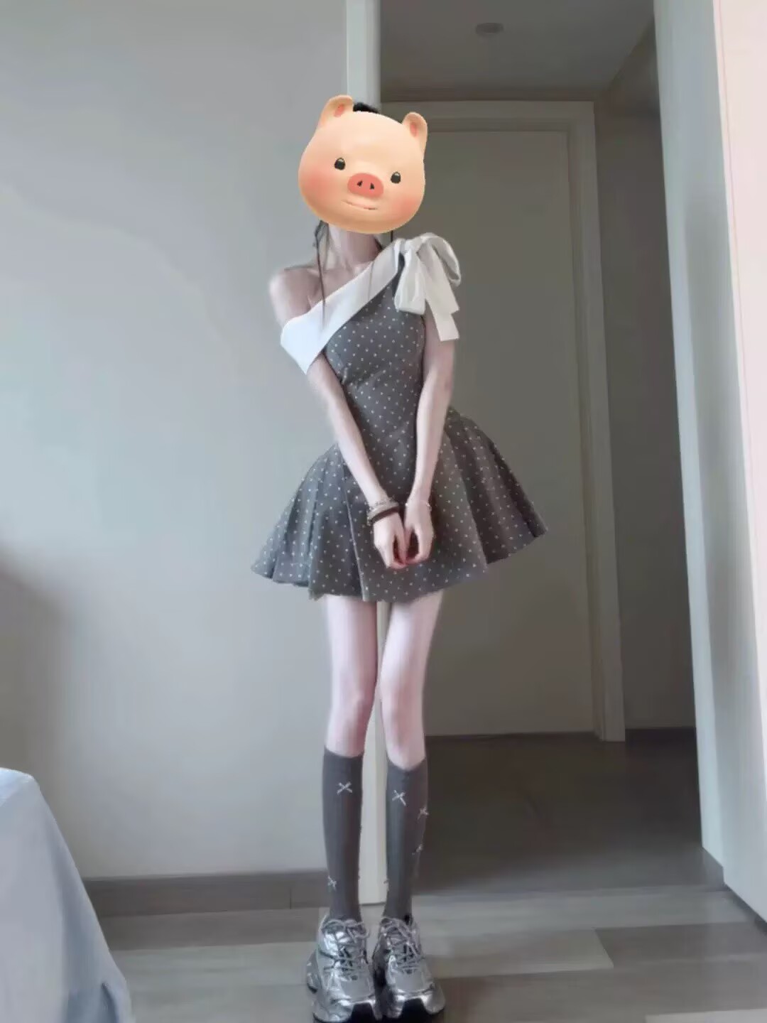 회색 도트 무늬 비스듬한 어깨 부유 한 가족 천 골드 여성 드레스 여름 디자인 센스 달콤한 핫걸 허리 수축 공주 퍼프 치마