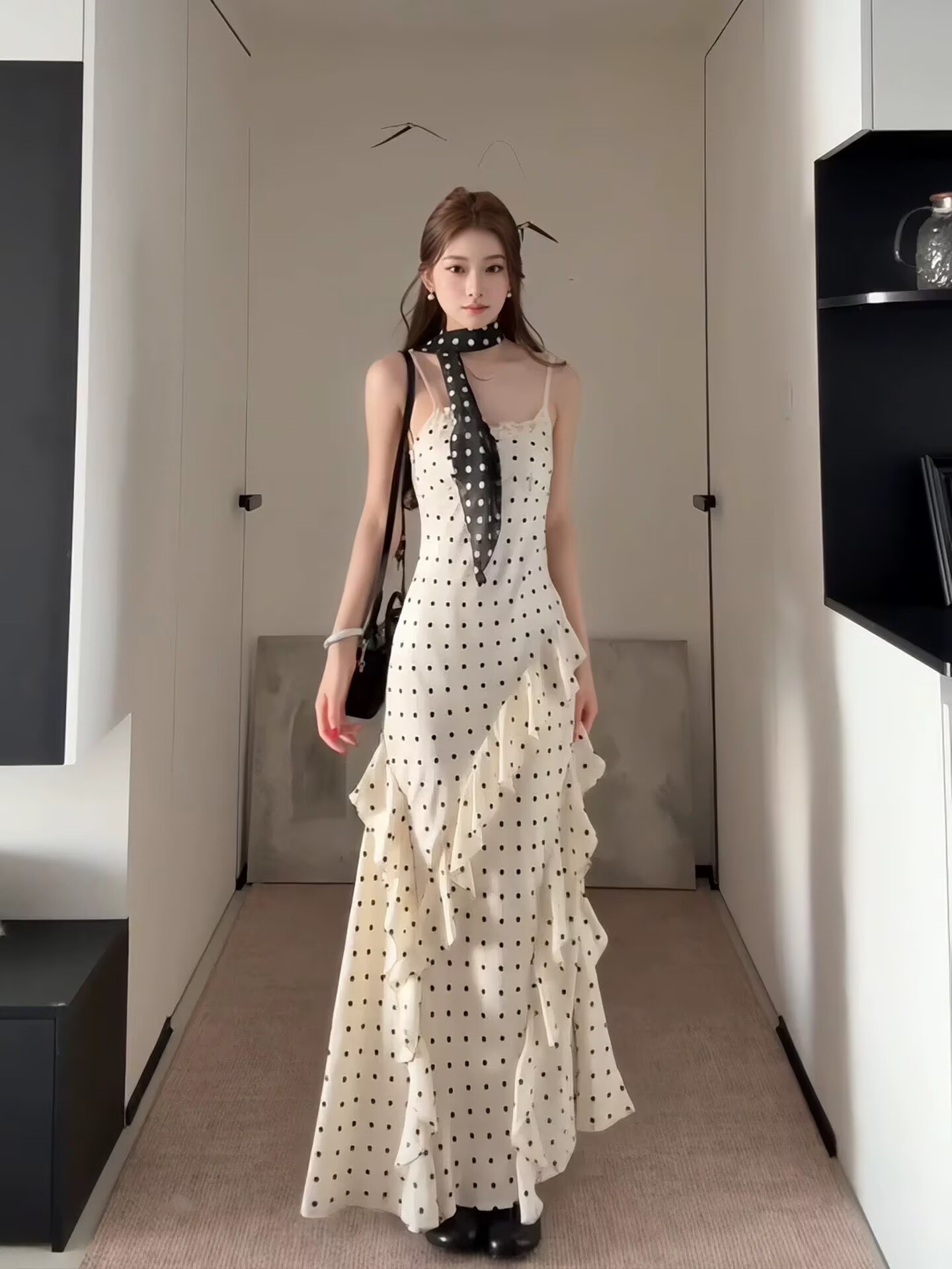 디자인 센스 작은 대중 도트 무늬 슬립 여성 드레스 2026 봄 새로운 프랑스식 하이웨이스트 프릴 인어 꼬리 스커트