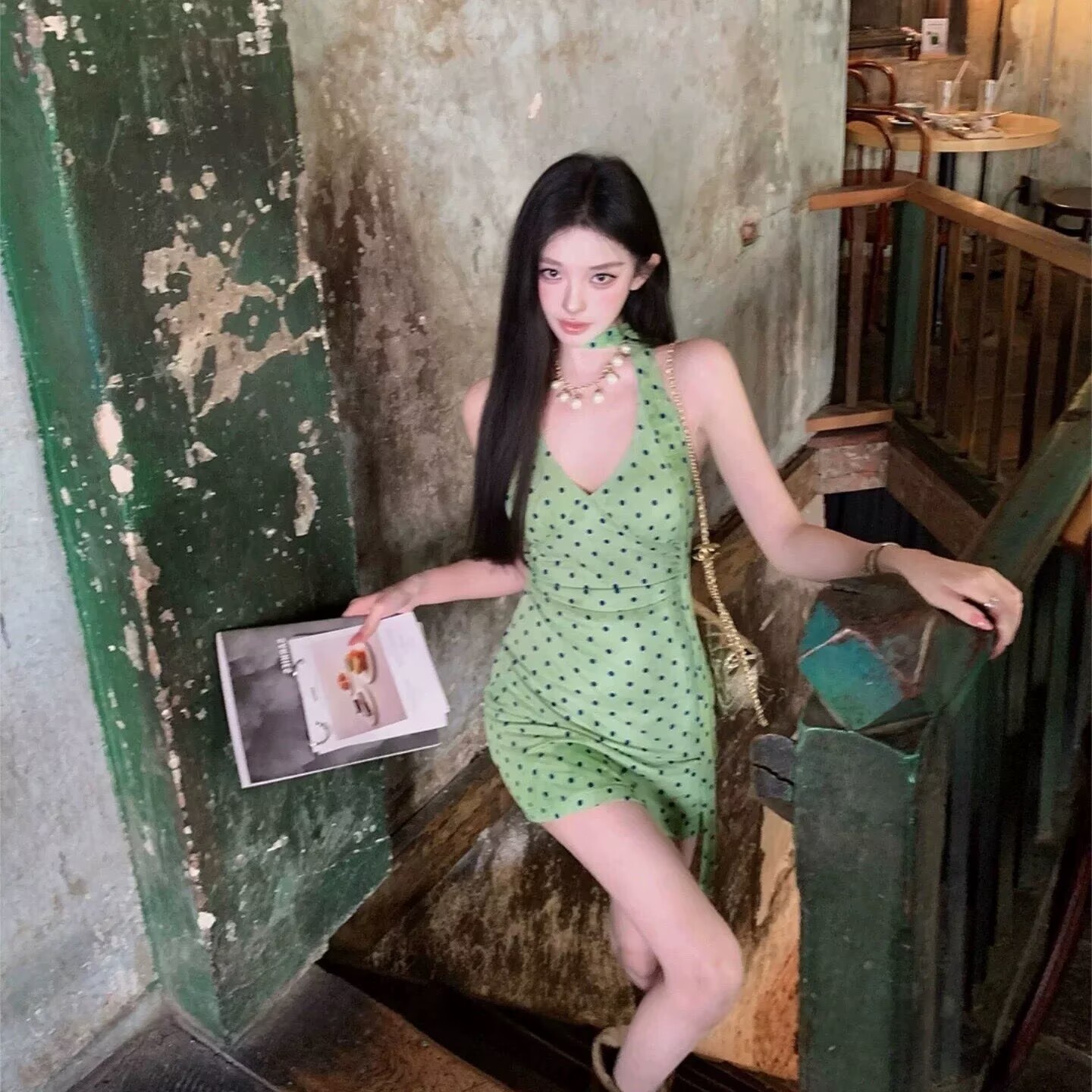 에덴 여행 여름 프랑스식 레트로 휴가 바람 도트 무늬 행침 목 V넥 꼬집기 허리 드레스