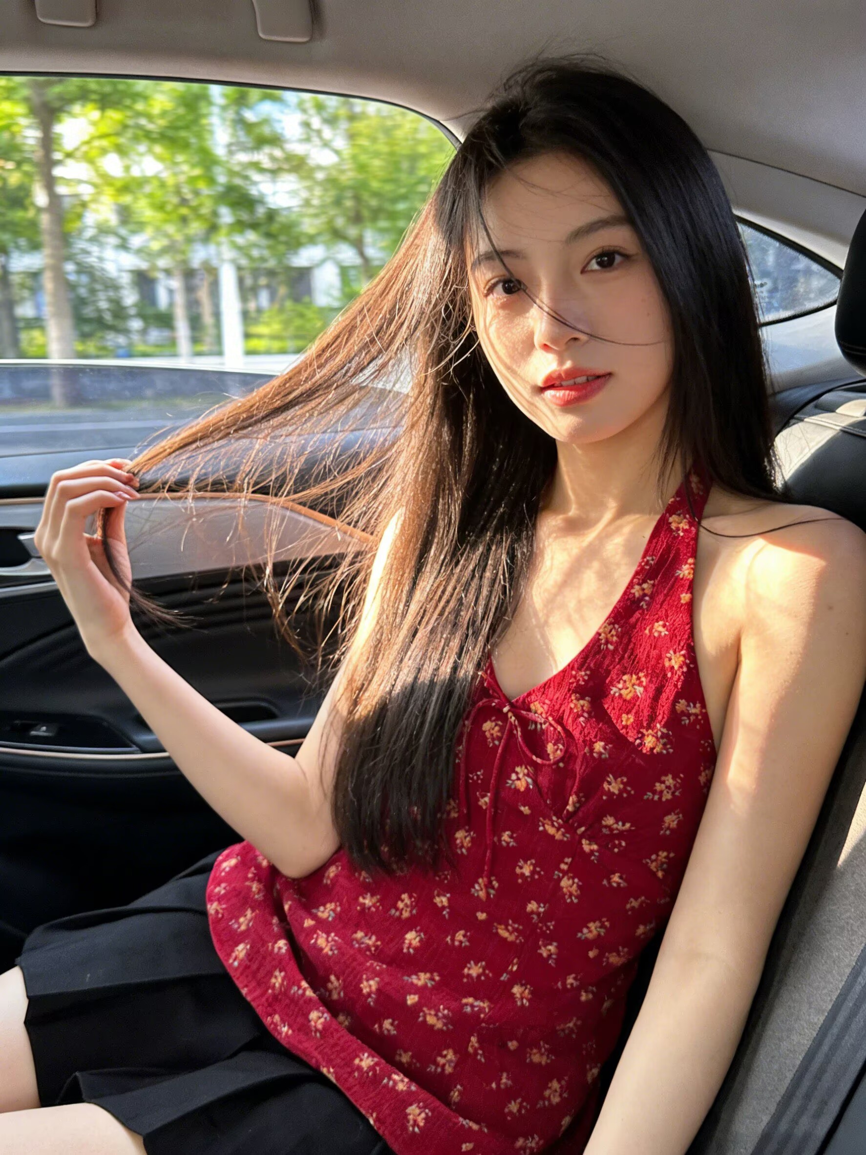 프랑스식 부드러운 연령 감소 프릴 도트 무늬 작은 셔츠 여성 여름 디자인 센스 고유 한 아름다운 허리 수축 슬림해 보이는 셔츠 맨위