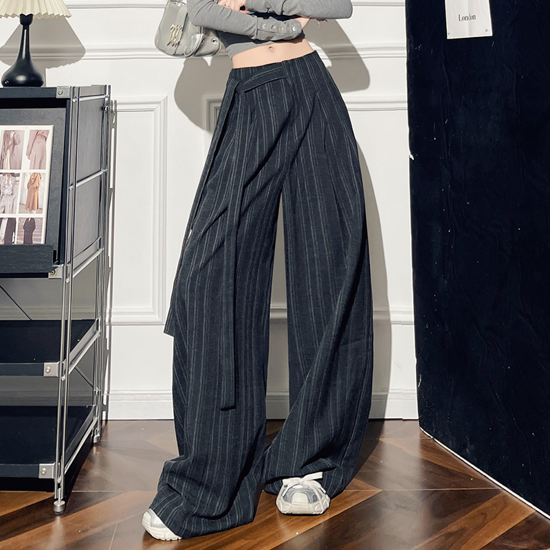 한 부서 고급 센스 스트라이프 정장 바지 여성 2026 여름 얇은 스타일 스트랩 디자인 센스 하이웨이스트 슬림해 보이는 넓은 다리 길이 바지