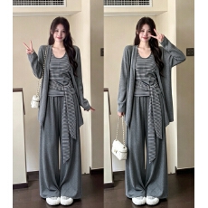 批发2026实拍<b class='q'>大码</b>女装秋冬新款条纹系带背心+长袖外套+阔腿裤三件套