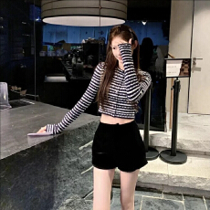批发黑白撞色条纹长袖针织<b class='q'>开衫外套</b>女2025早秋新款辣妹修身短款上衣
