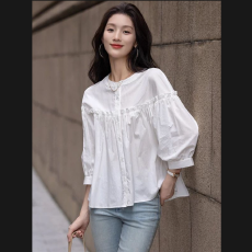 批发文艺风木耳边圆领白衬衫26春新款通勤泡泡袖通勤上衣