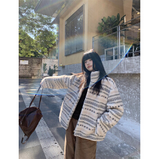 批发实拍实价 冬季韩版费尔岛提花立领皮毛一体羊羔毛外套