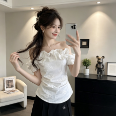 批发法式复古气质白色一字肩提花上衣女夏季纯欲设计感木耳边收腰<b class='q'>衬衫</b>