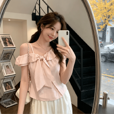 批发韩系甜美粉色条纹斜肩短袖<b class='q'>衬衫</b>女夏季修身收腰设计感别致绝美上衣