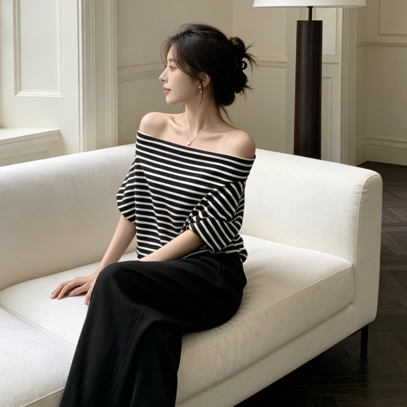 65 접착제 35 나일론 스트라이프 오프숄더 비스듬한 칼라 반팔 티셔츠 여성 작은 대중 디자인 센스 오프숄더 니트 스웨터