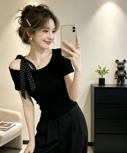 한 부서 검정색 순수한 욕망 비스듬한 어깨 반팔 티셔츠 여성 여름 디자인 센스 몸매 가꾸기 고유 한 아름다운 맨위