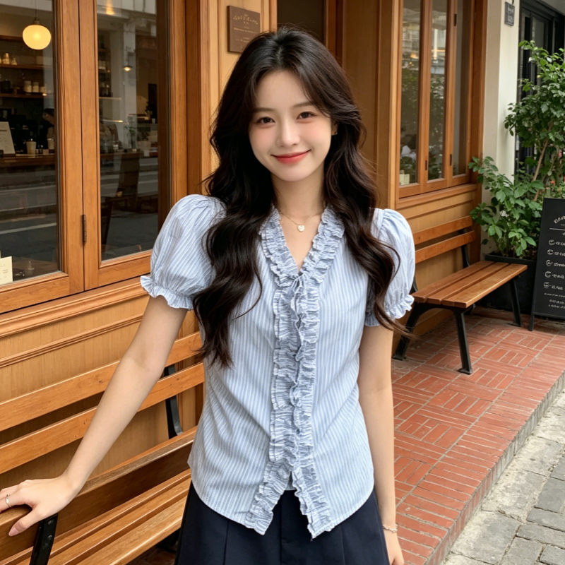 프랑스식 부드러운 바람 스트라이프 거품 소매 여성 셔츠 여름 프릴 디자인 작은 대중 연령 감소 V넥 맨위