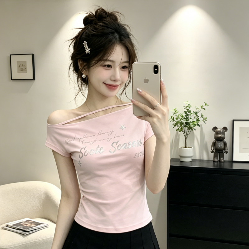 40 순면 miu 부서 핑크색 비스듬한 어깨 반팔 티셔츠 여성 여름 알파벳 프린트 허리 수축 슬림해 보이는 핫걸 오프숄더 맨위