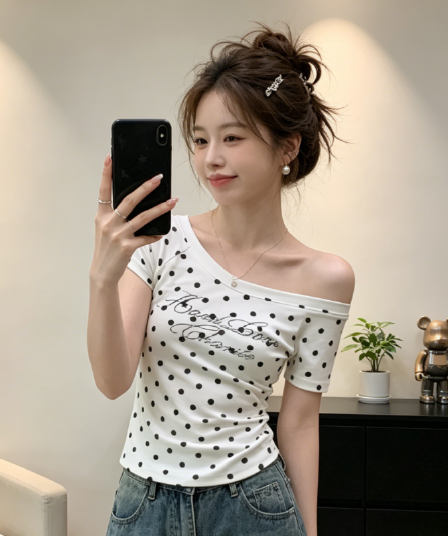 핫픽스 한 부서 도트 무늬 배색 긍정적 인 어깨 반팔 티셔츠 여름 디자인 센스 몸매 가꾸기 슬림해 보이는 쇼트 스타일 맨위