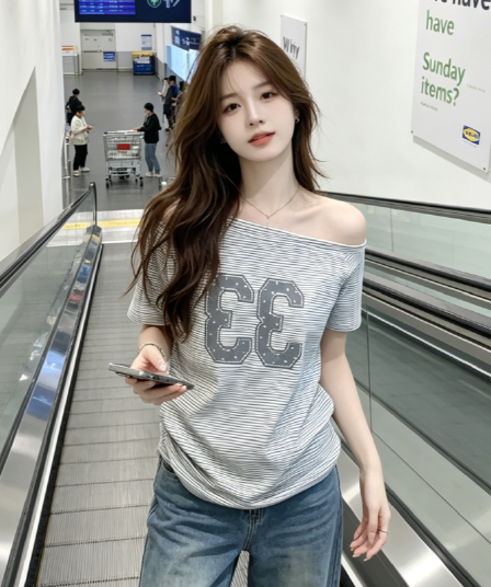 2026 비스듬한 어깨 오프숄더 반팔 티셔츠 여성 여름 섹션 패션 외국 가스 캐주얼 바람 핫걸 프린트 맨위