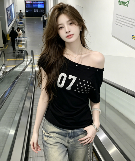 한 부서 별 프린트 징 비스듬한 어깨 반팔 티셔츠 여성 여름 새로운 핫걸 슬림해 보이는 디자인 센스 다용도 맨위