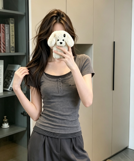 실사 반팔 티셔츠 여성 의류 여름 새로운 디자인 센스 몸매 가꾸기 스트라이프 페이크 레이어드 한 부서 라운드 넥 맨위