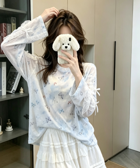 실사 파란색 나비 프린트 블라우스 티셔츠 여성 가을 작은 대중 캐주얼 루즈핏 얇은 스타일 자외선 차단 맨위