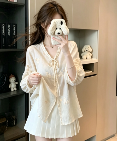 실사 순면 루즈핏 파란색 V넥 레이스업 긴팔 여성 셔츠 자수 맨위 연령 감소 신선함 부드러운 바람 여성 의류