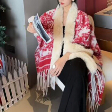 批发报单有货高级感千金风仿狐狸毛披肩<b class='q'>秋</b>冬保暖流苏斗篷气质披风外搭