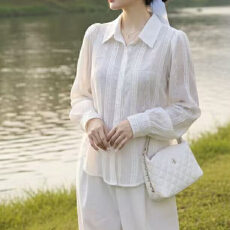 批发报单有货文艺精致<b class='q'>刺绣</b>翻领<b class='q'>衬衫</b>春秋新款外贸减龄宽松显瘦长袖<b class='q'>衬衣</b>