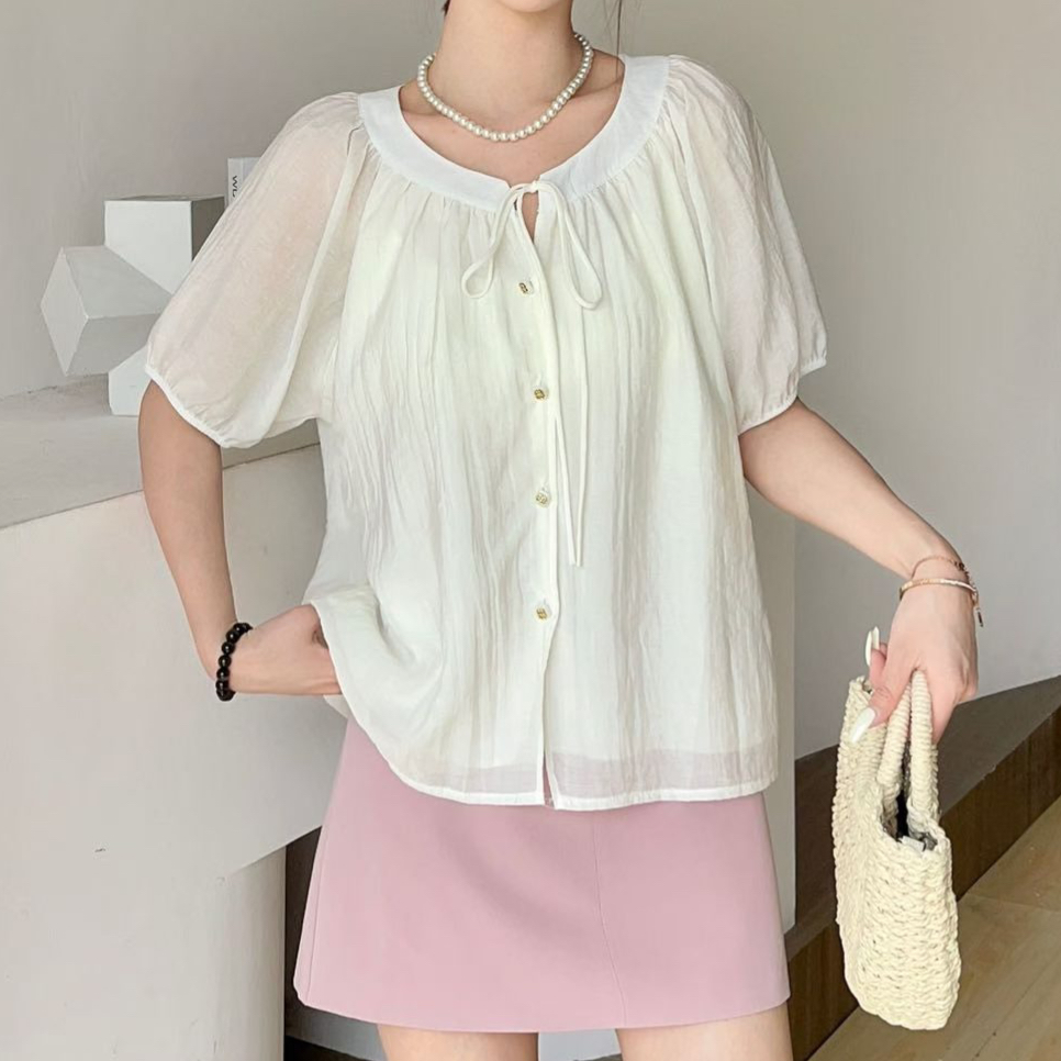 재고 있음 부드러운 바람 프랑스식 거품 소매 파란색 라운드 넥 셔츠 여름 새로운 몸매 가꾸기 레이스업 디자인 센스 작은 대중 맨위