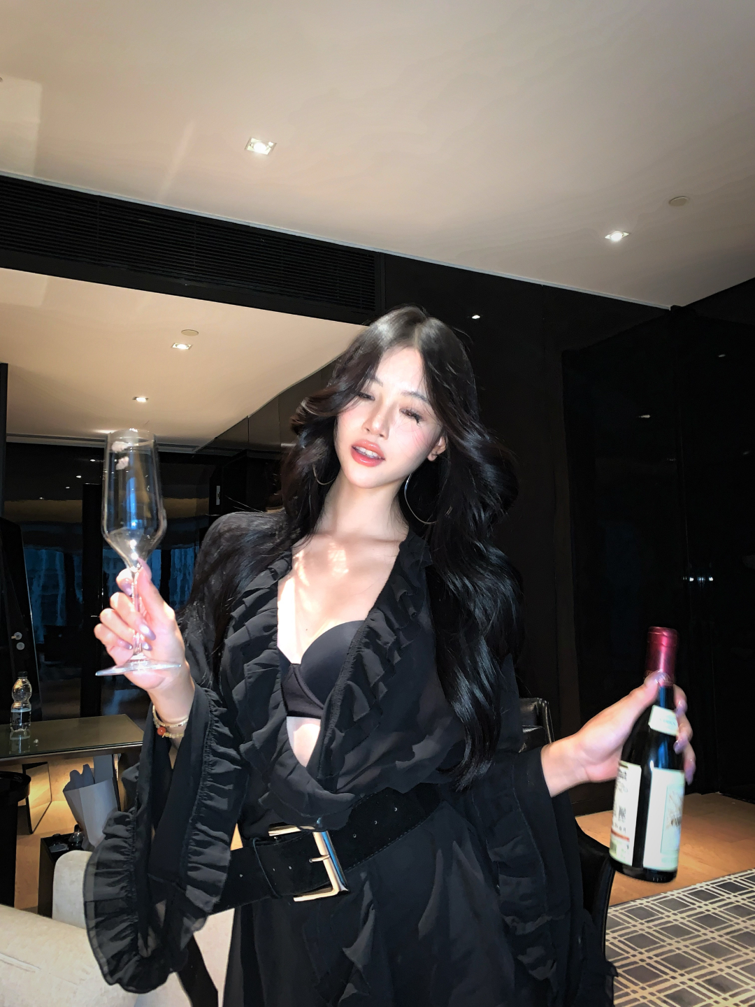 실사 정가 디자인 센스 쉬폰 오픈 가디건 루즈핏 슬림해 보이는 핫걸 섹시함 프릴 긴팔 맨위 벨트 포함