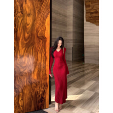 批发实拍实价 韩系女人味十足 舒适度拉满V领针织裙修身内搭