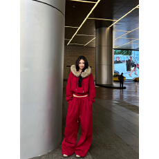 批发实拍实价 时髦拼接大毛领连帽<b class='q'>长袖</b>卫衣上衣+阔腿休闲<b class='q'>裤</b>套<b class='q'>装</b>女