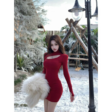 批发实拍实价 圣诞酒红解构镂空露背包臀连衣裙