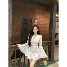 批发实拍实价 萤火精灵 南法<b class='q'>喇叭袖</b>碎花<b class='q'>连衣裙</b>女自带裤衬短裙子