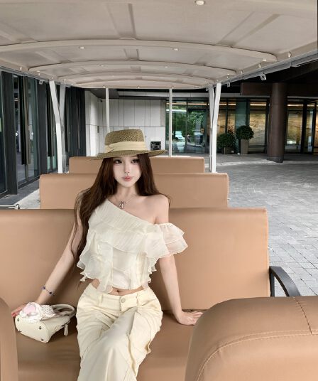 실사 정가 화이트 티 좋은 Pleat 부드러운 분위기 센스 불규칙 프릴 비스듬한 오프숄더 셔츠 맨위