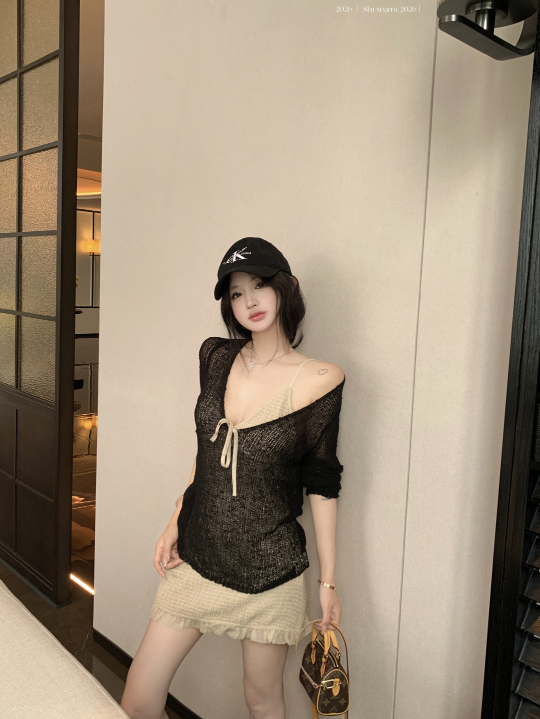 실사 정가 이슬 실크 착용 가져 가라. 시스루 홀로우 아웃 V넥 긴팔 자외선 차단 블라우스 명중 가져 가라. V넥 슬립 드레스