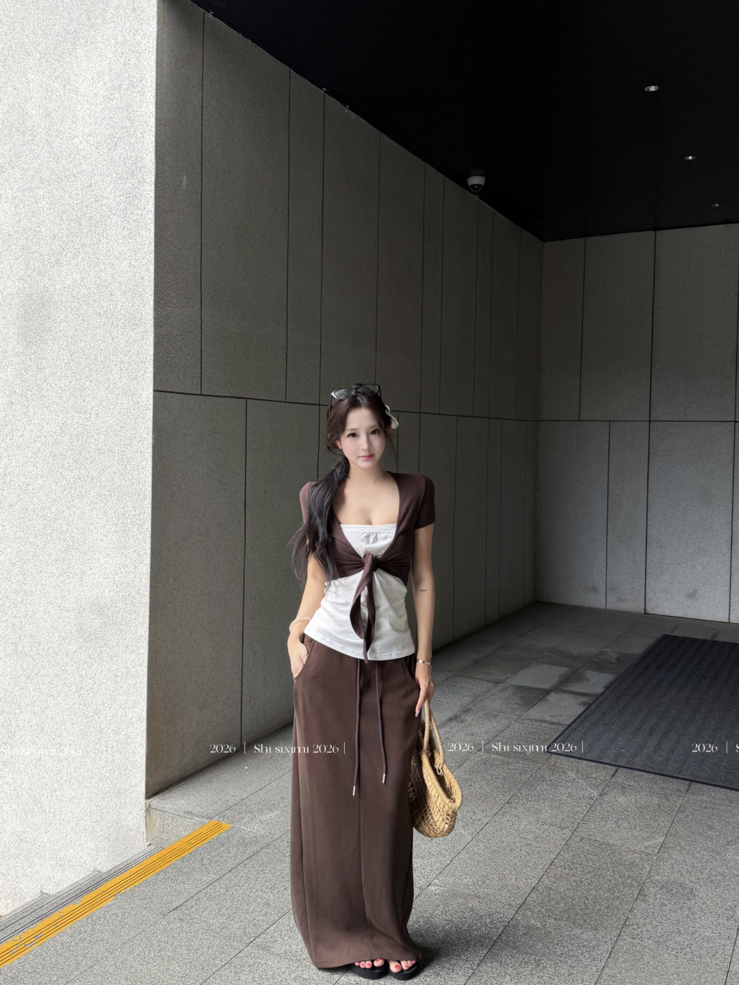 실사 정가 스트랩 반팔 오픈 가디건 레이스 레이스 화이트 슬립 3 차원 자르기 슬림해 보이는 다용도 반신 스커트