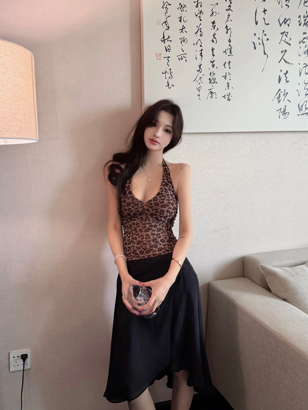 실사 정가 달콤한 차가운 레오파드 무늬 높음 폭탄 망사 행침 목 V넥 조끼 이중층 십자가 쉬폰 중간 허리 반신 스커트