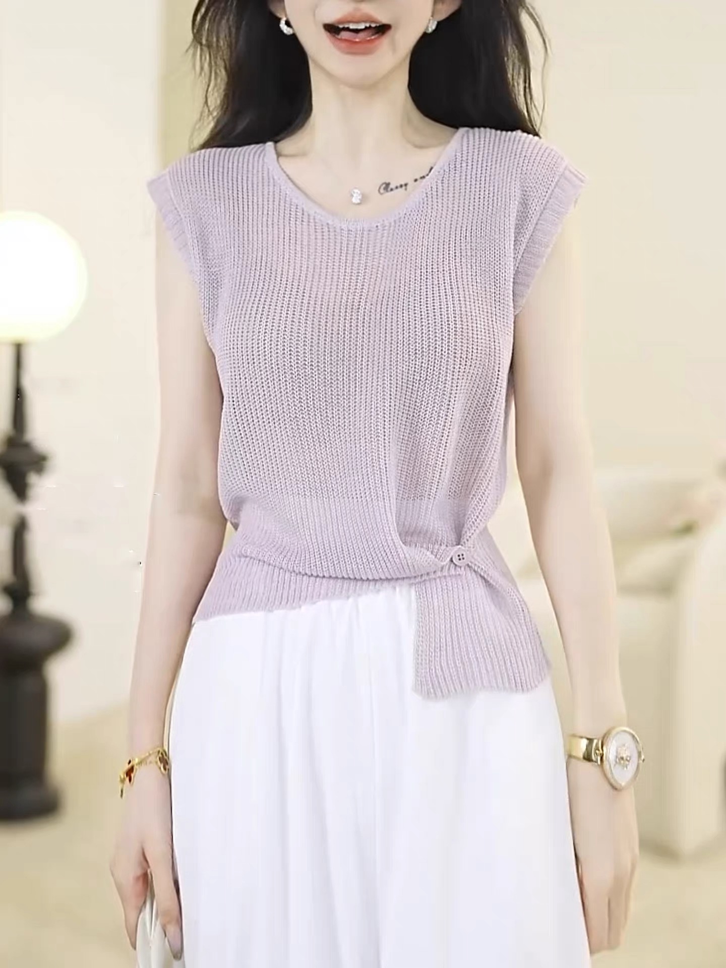 보라색 얼음 실크 어깨 반팔 니트 스웨터 여성 여름 작은 날다 소매 티셔츠 2026 년 새로운 측면 버클 허리 수축 맨위