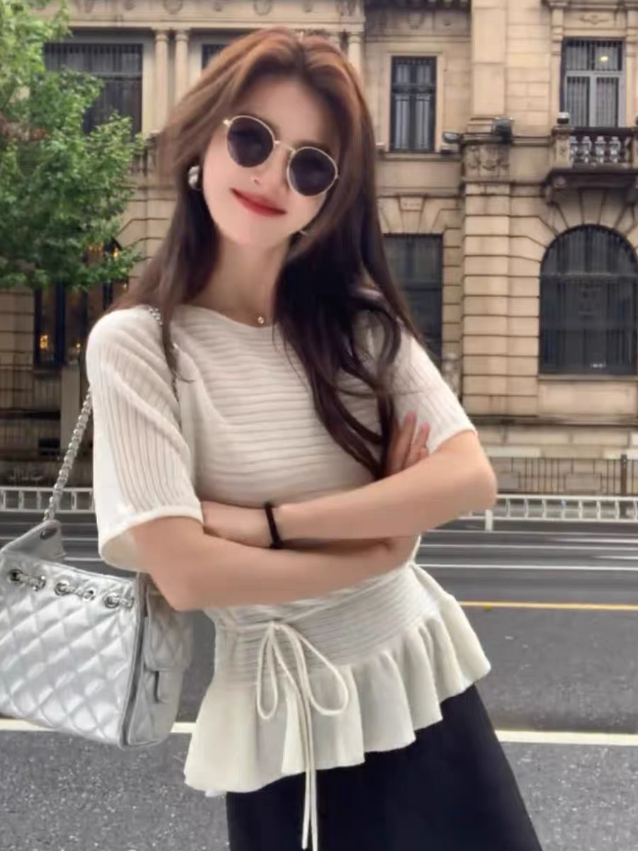 프랑스식 부드러운 바람 프릴 허리 수축 레이스업 니트 스웨터 여성 2026 여름 새로운 슬림해 보이는 반팔 티셔츠 맨위