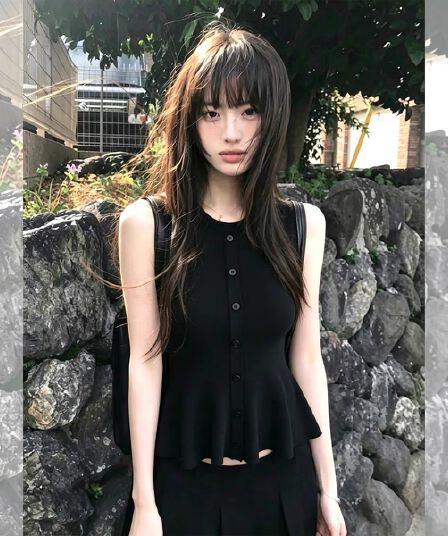 검정색 단추 몸매 가꾸기 라운드 넥 캐미솔 2026 여름 태국 아름다운 핫걸 착용 가져 가라. 달콤한 스타일 맨위