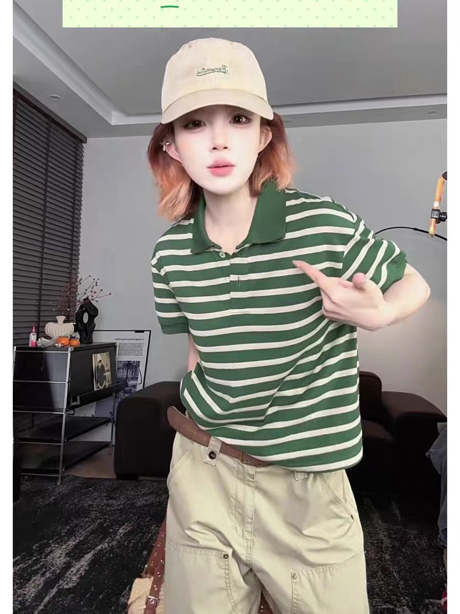 프랑스식 녹색 느긋한 팬 캐주얼 문예 팬 스트라이프 반팔 티셔츠 여성 여름 고급 센스 연령 감소 작은 대중 맨위