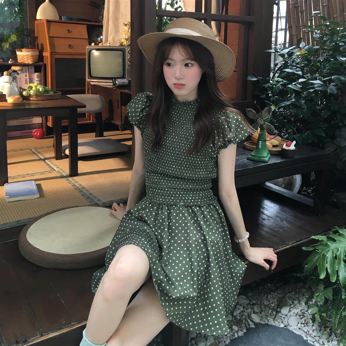 프랑스식 레트로 고급 센스 녹색 도트 무늬 드레스 여성 여름 휴가 바람 데이트 허리 수축 슬림해 보이는 한 마디 미니 스커트