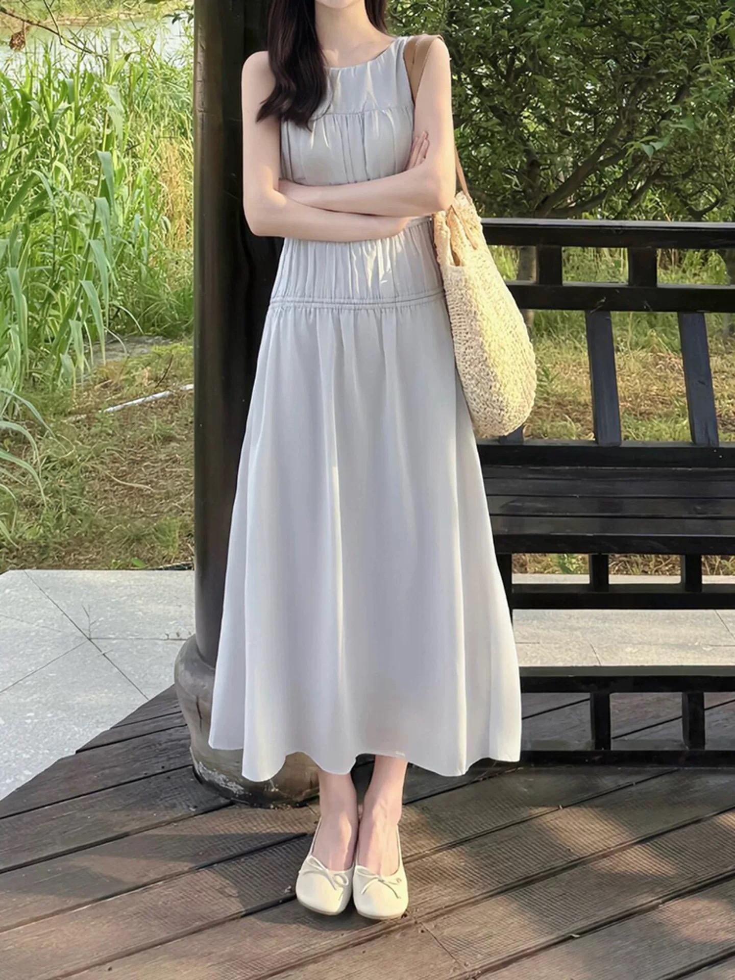 上流社会气质名媛女神范轻奢高级感冷淡系独特别致蓝灰色连衣裙夏