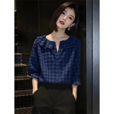 批发减龄藏蓝格纹七分袖<b class='q'>衬衫</b>2026夏季新款女复古独特上衣干练休闲<b class='q'>衬衣</b>