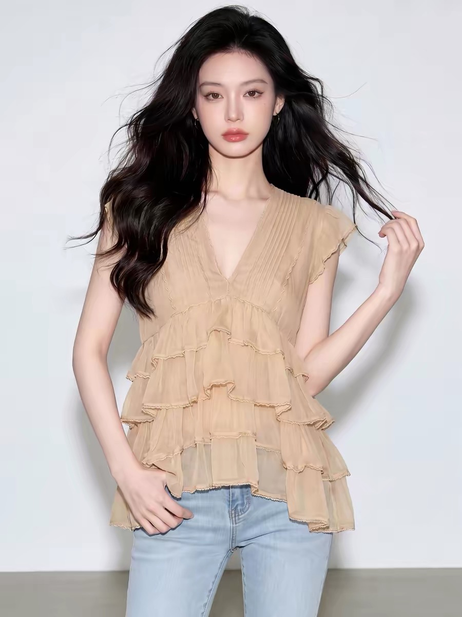 코치 아름다운 맨위 miu 부서 여성 2026 여름 새로운 품격 디자인 센스 작은 대중 이중층 레이스 V 넥 셔츠