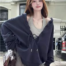 批发2025新款 连帽秋季<b class='q'>宽松</b>抽绳卫衣条纹<b class='q'>吊带衫</b>两件套女